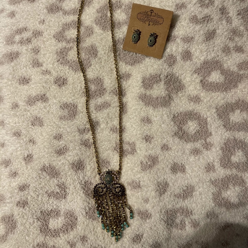 Plunder Pineapple Necklace and Earring set